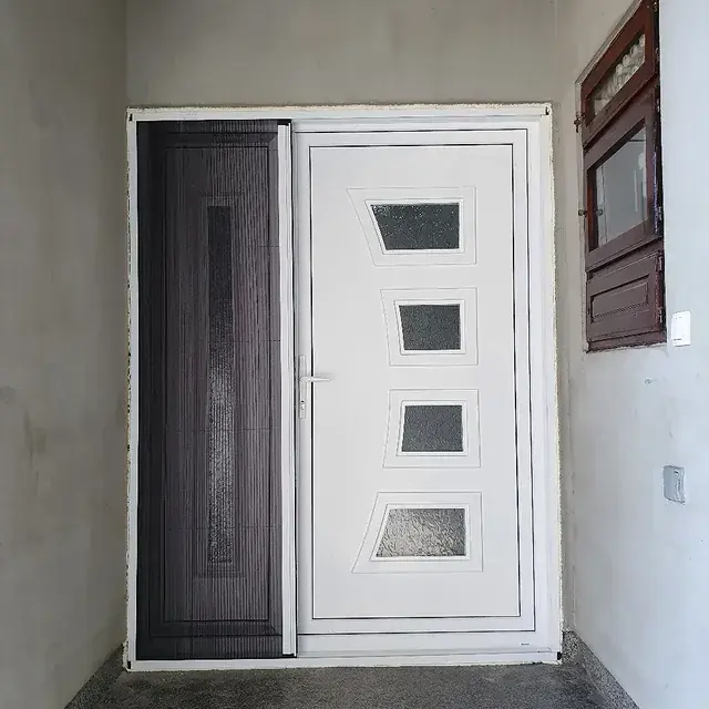 PVC ulazna vrata sa mrežastim komarnik-vratima