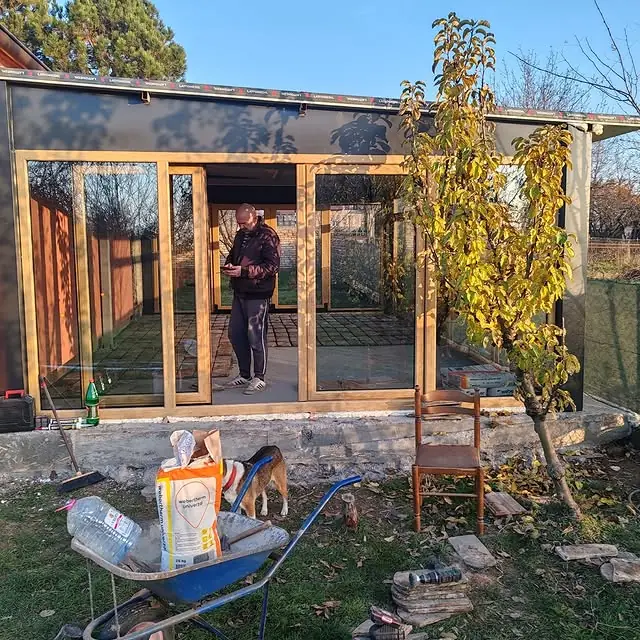 Zastakljena ALU veranda ugrađena na porodičnoj kući